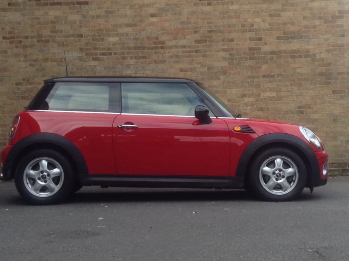 Mini Hatchback 1.6 Cooper D 3dr Hatchback Diesel Red