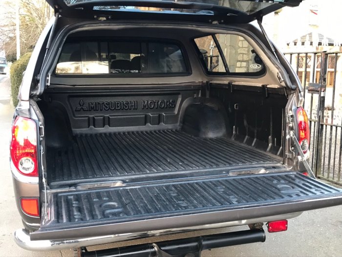 Mitsubishi L200 2.5 Double Cab DI-D Barbarian Long bed leather reverse camera Auto 176Bhp Pick Up Diesel Brown