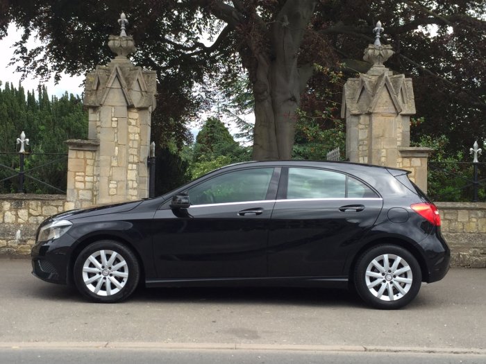 Mercedes-Benz A Class 1.5 A180 CDI BlueEFFICIENCY SE 5dr Hatchback Diesel Black