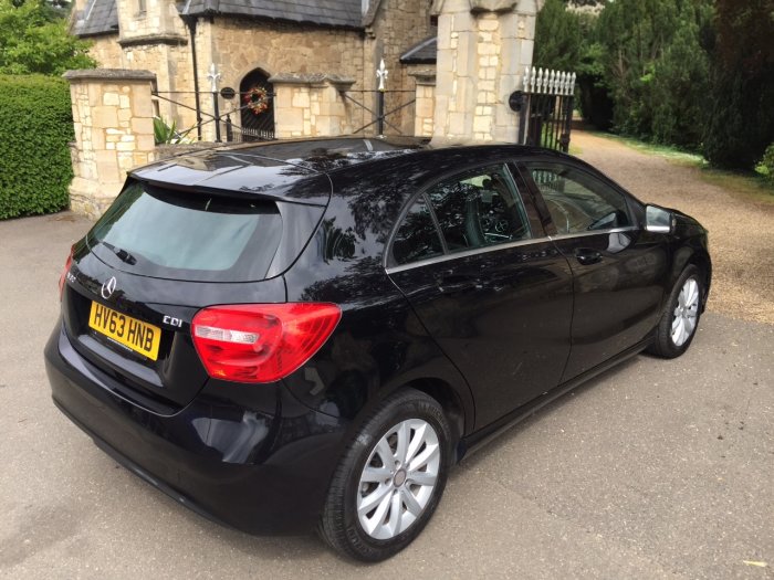 Mercedes-Benz A Class 1.5 A180 CDI BlueEFFICIENCY SE 5dr Hatchback Diesel Black