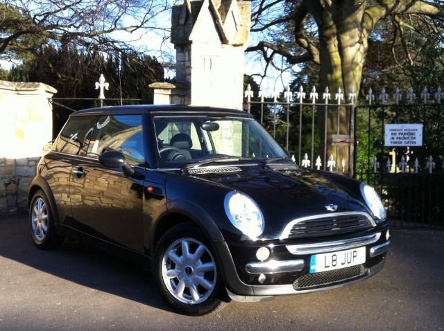 Mini Hatchback 1.6 One 3dr Hatchback Petrol Black