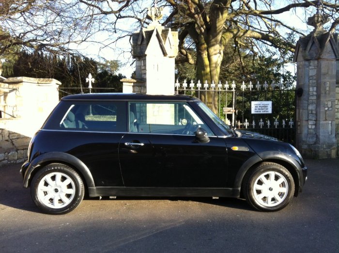 Mini Hatchback 1.6 One 3dr Hatchback Petrol Black