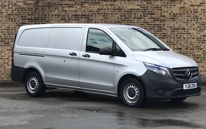Mercedes-benz Vito 1.6 111cdi Combi Van Diesel Silver
