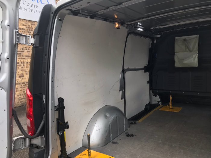 Mercedes-benz Vito 1.6 111cdi Combi Van Diesel Silver