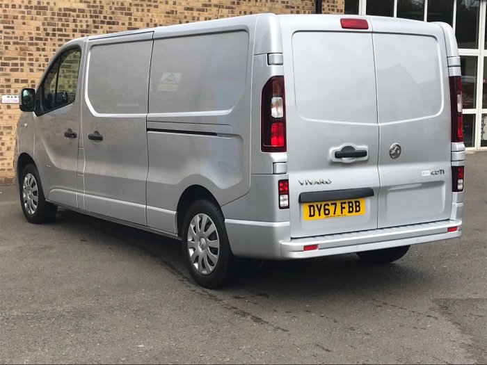 Vauxhall Vivaro 2900 1.6CDTI 120PS Sportive H1 Van Panel Van Diesel Silver
