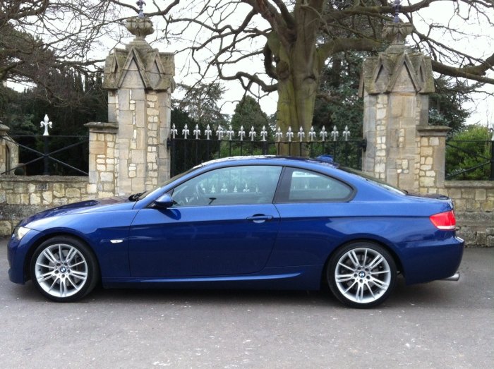 BMW 3 Series 3.0 330i M Sport 2dr Auto Coupe Petrol Blue