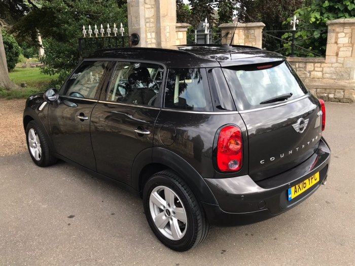 Mini Countryman 1.6 Cooper D 5dr WINTER PACK Hatchback Diesel Grey