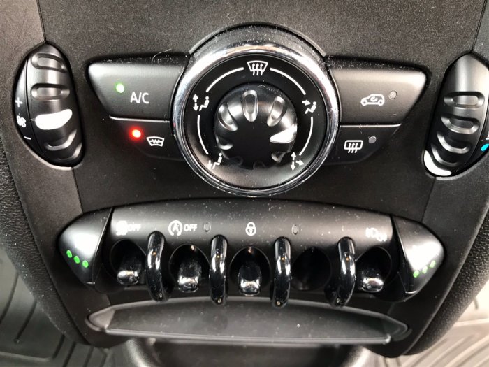 Mini Countryman 1.6 Cooper D 5dr WINTER PACK Hatchback Diesel Grey