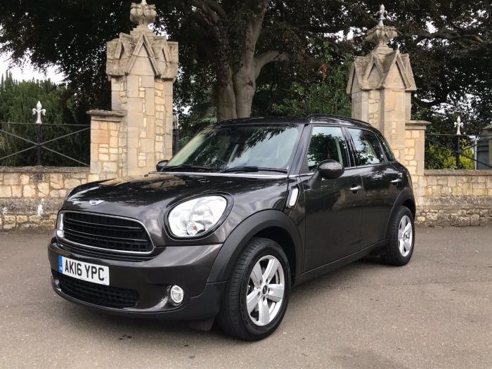 Mini Countryman 1.6 Cooper D 5dr WINTER PACK Hatchback Diesel Grey