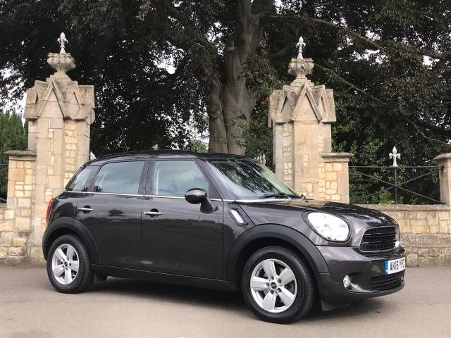 Mini Countryman 1.6 Cooper D 5dr WINTER PACK Hatchback Diesel Grey