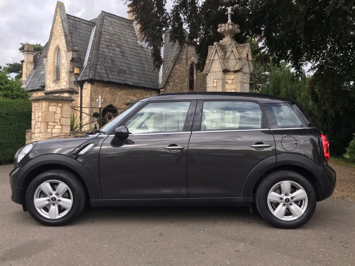 Mini Countryman 1.6 Cooper D 5dr WINTER PACK Hatchback Diesel Grey