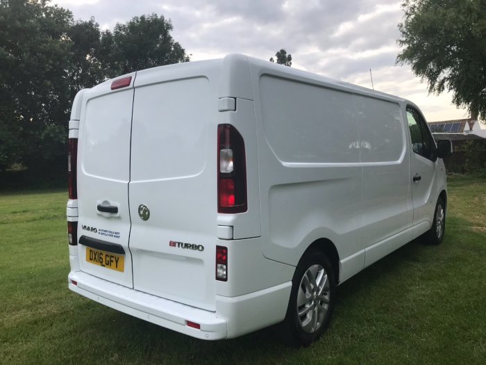 Vauxhall Vivaro 2900 1.6CDTI 120PS Sportive H1 Van LWB Long Wheel Base Panel Van Diesel White