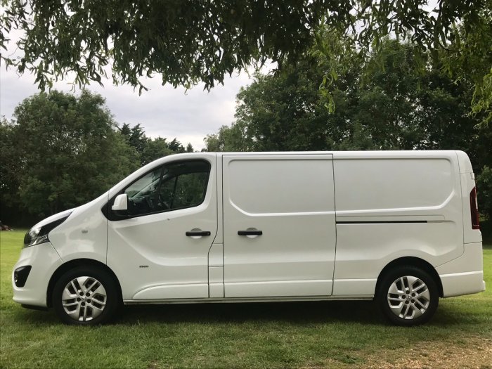 Vauxhall Vivaro 2900 1.6CDTI 120PS Sportive H1 Van LWB Long Wheel Base Panel Van Diesel White