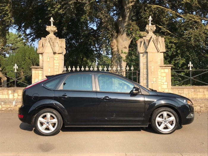Ford Focus 1.8 Zetec 5dr Hatchback Petrol Black