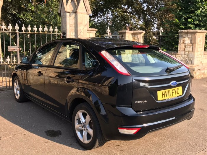 Ford Focus 1.8 Zetec 5dr Hatchback Petrol Black