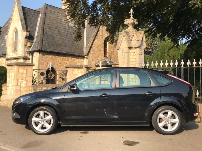 Ford Focus 1.8 Zetec 5dr Hatchback Petrol Black