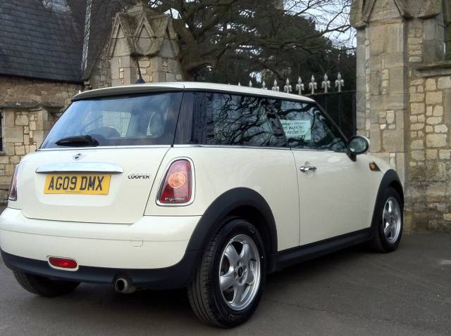 2009 Mini Hatchback 1.6 Cooper 3dr