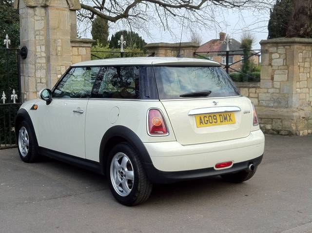 2009 Mini Hatchback 1.6 Cooper 3dr