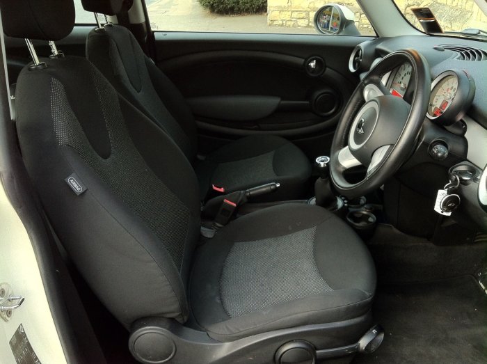 Mini Hatchback 1.6 Cooper 3dr Hatchback Petrol White