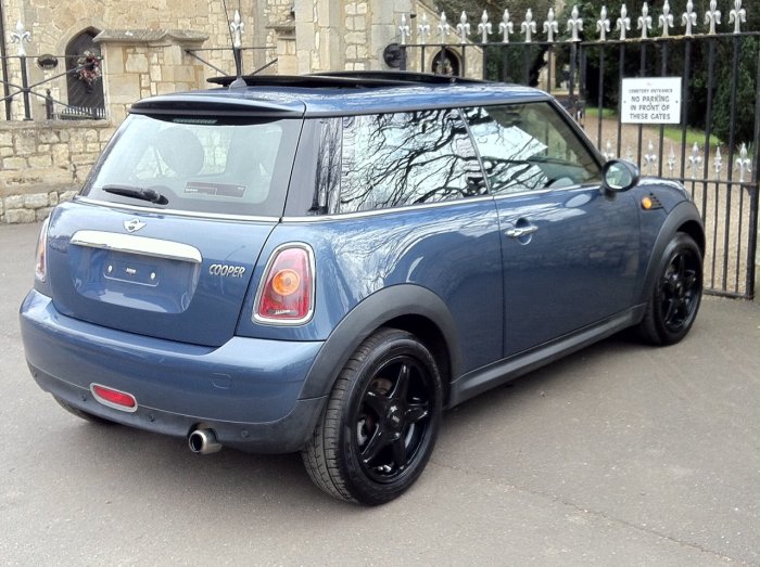 Mini Hatchback 1.6 Cooper 3dr Hatchback Petrol Blue
