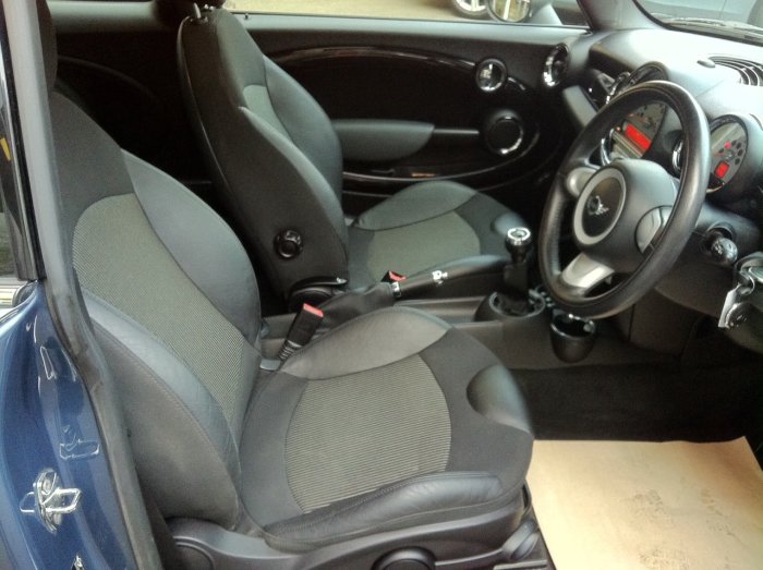Mini Hatchback 1.6 Cooper 3dr Hatchback Petrol Blue