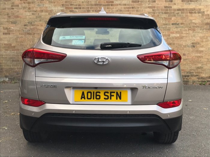 Hyundai Tucson 1.7 CRDi Blue Drive SE Nav 5dr 2WD Estate Diesel Beige