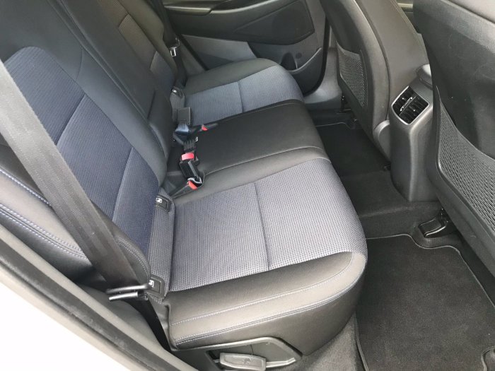 Hyundai Tucson 1.7 CRDi Blue Drive SE Nav 5dr 2WD Estate Diesel Beige