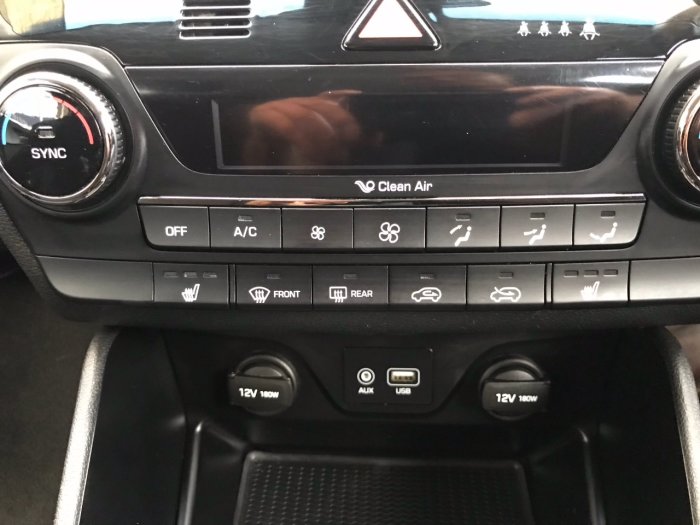 Hyundai Tucson 1.7 CRDi Blue Drive SE Nav 5dr 2WD Estate Diesel Beige