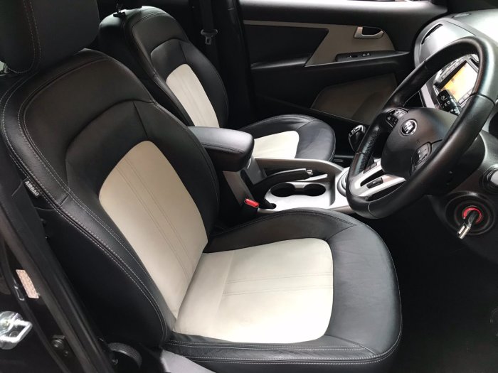 Kia Sportage 1.7 CRDi ISG Axis Edition 5dr Estate Diesel Silver