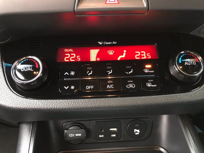 Kia Sportage 1.7 CRDi ISG Axis Edition 5dr Estate Diesel Silver