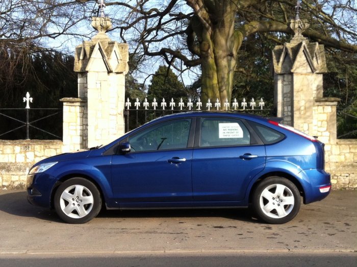 Ford Focus 1.6 Style 5dr Hatchback Petrol Blue