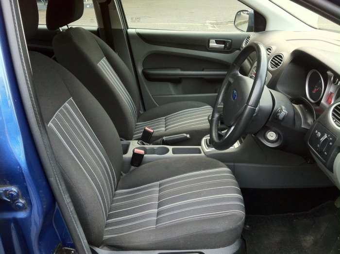 Ford Focus 1.6 Style 5dr Hatchback Petrol Blue