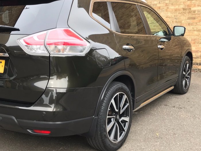 Nissan X Trail 1.6 dCi Tekna 5dr Xtronic Auto Estate Diesel Green Pearl