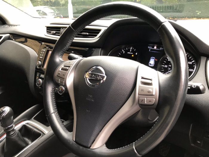 Nissan Qashqai 1.5 dCi N-Tec 5dr Hatchback Diesel Blue