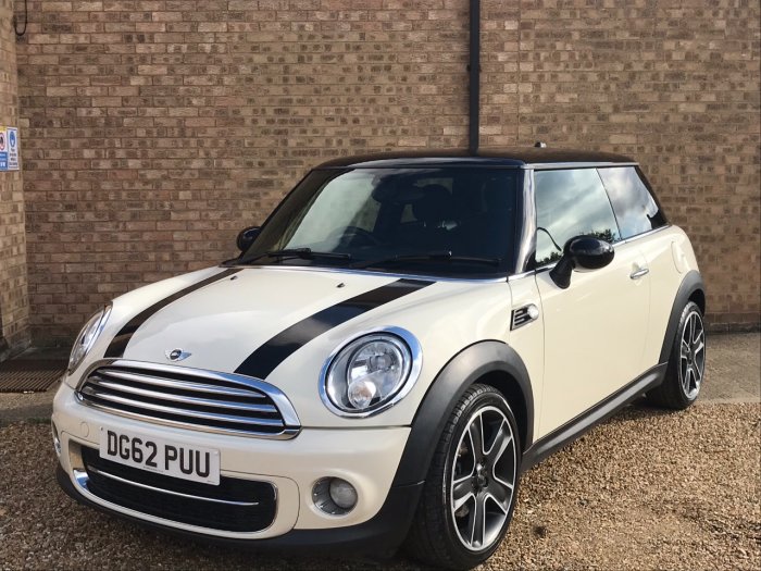 Mini Hatchback 1.6 Cooper D 3dr Hatchback Diesel White