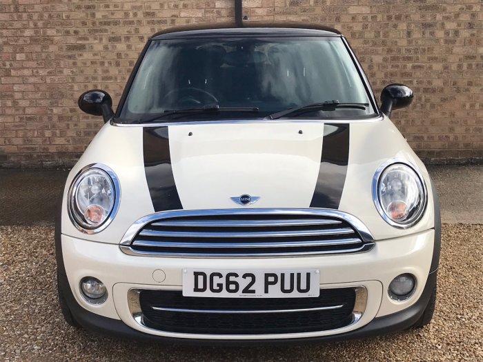 Mini Hatchback 1.6 Cooper D 3dr Hatchback Diesel White