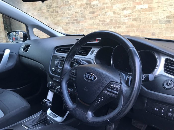 Kia Ceed 1.6 CRDi 2 5dr Auto Hatchback Diesel Silver