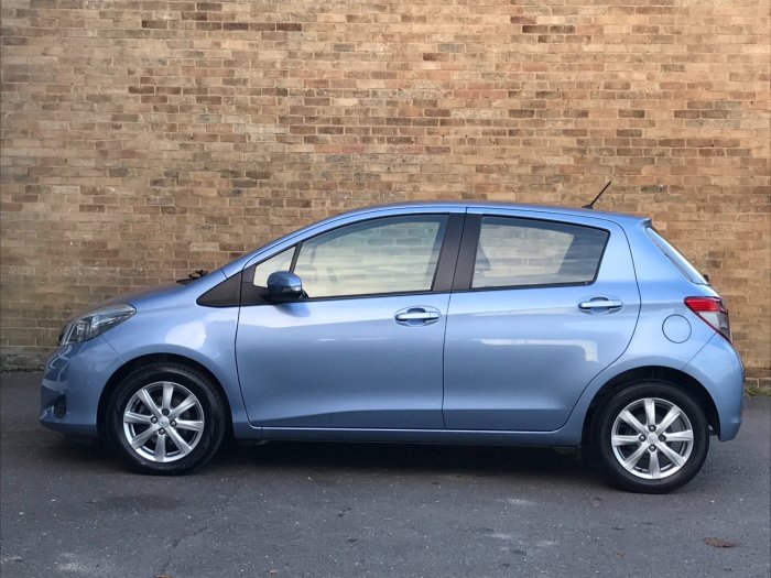Toyota Yaris 1.33 VVT-i Icon 5dr Hatchback Petrol Blue