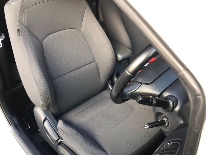 Kia Rio 1.25 SR7 3dr Hatchback Petrol White