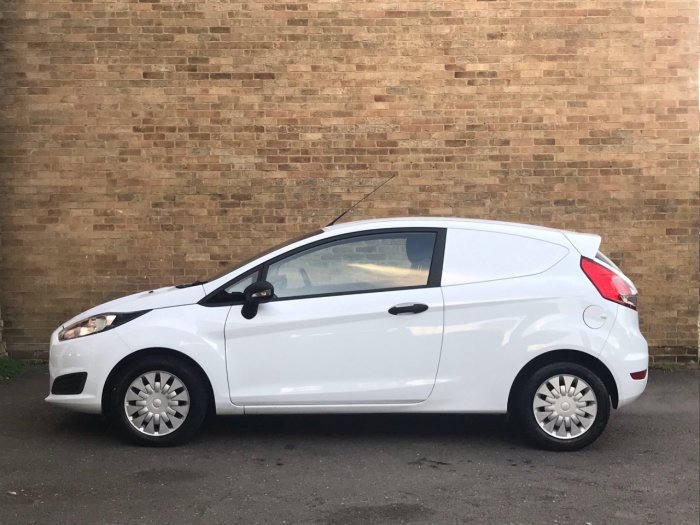 Ford Fiesta 1.6 TDCi ECOnetic Van Panel Van Diesel White