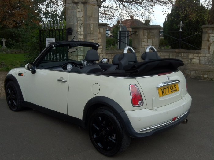 Mini Convertible 1.6 Cooper Convertible Petrol Pepper White