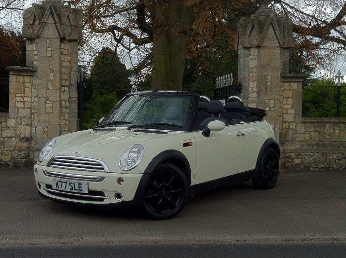 Mini Convertible 1.6 Cooper Convertible Petrol Pepper White