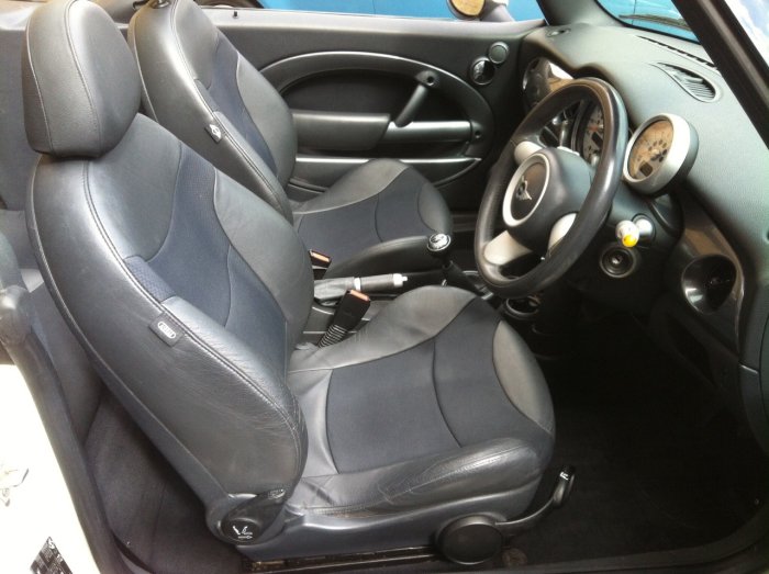 Mini Convertible 1.6 Cooper Convertible Petrol Pepper White