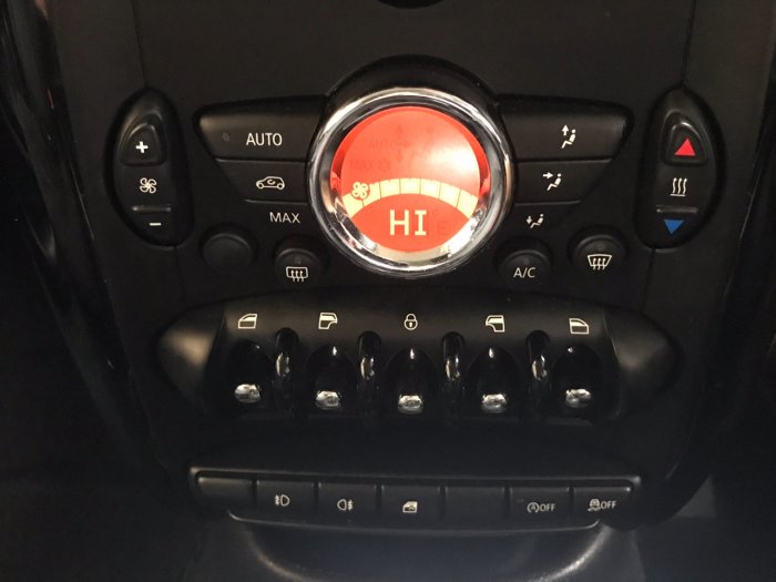 Mini Countryman 1.6 One 5dr ULEZ Hatchback Petrol Black