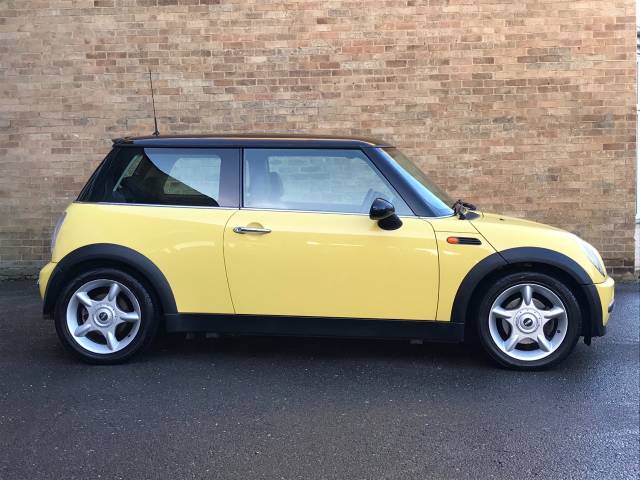 2002 Mini Hatchback 1.6 Cooper 3dr panoramic sunroof