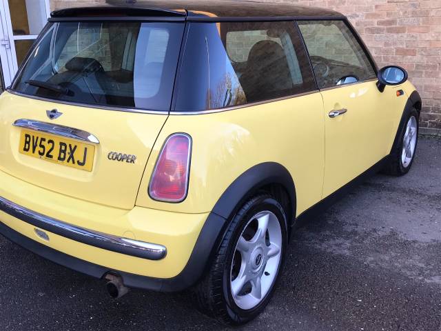 2002 Mini Hatchback 1.6 Cooper 3dr panoramic sunroof