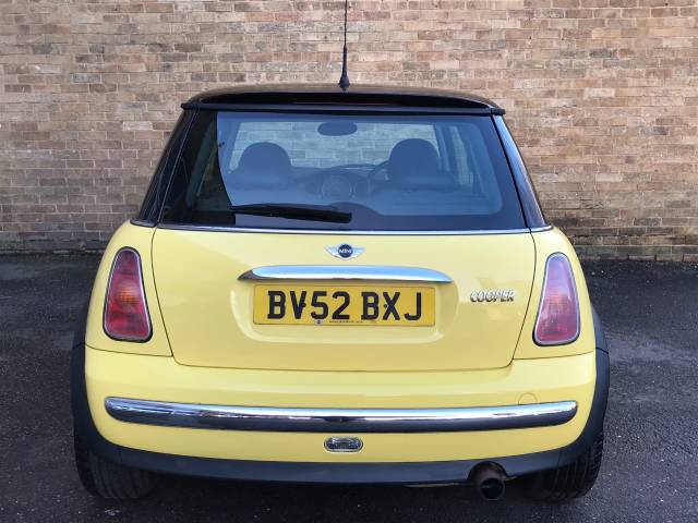 2002 Mini Hatchback 1.6 Cooper 3dr panoramic sunroof