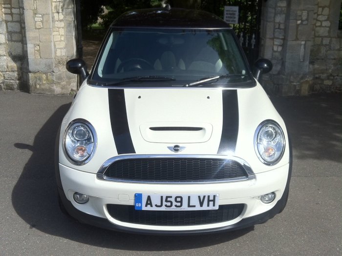 Mini Hatchback 1.6 Cooper S 3dr Hatchback Petrol White