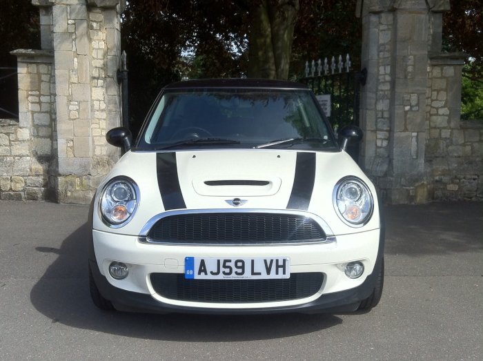 Mini Hatchback 1.6 Cooper S 3dr Hatchback Petrol White