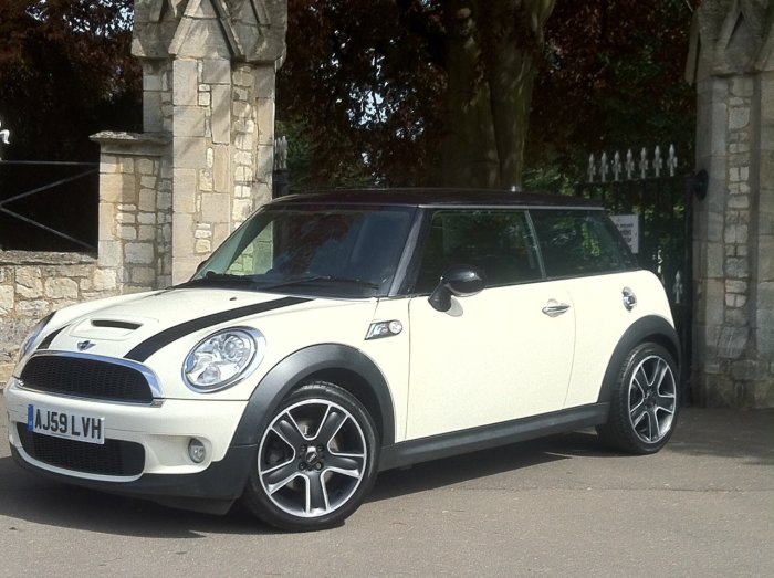 Mini Hatchback 1.6 Cooper S 3dr Hatchback Petrol White